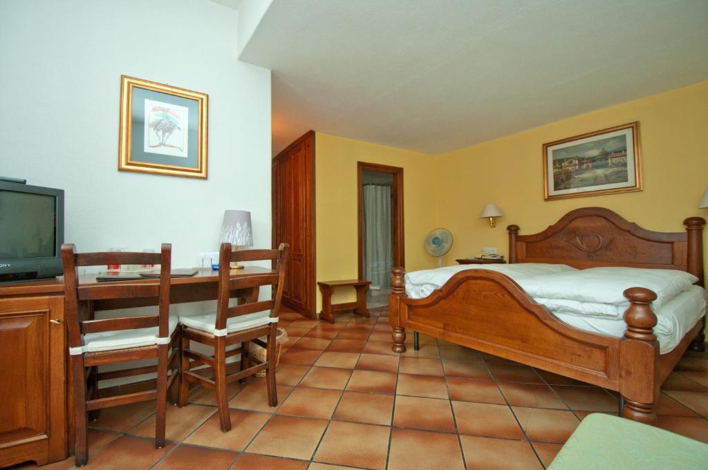 Albergo Ristorante Della Posta 모르코테 객실 사진