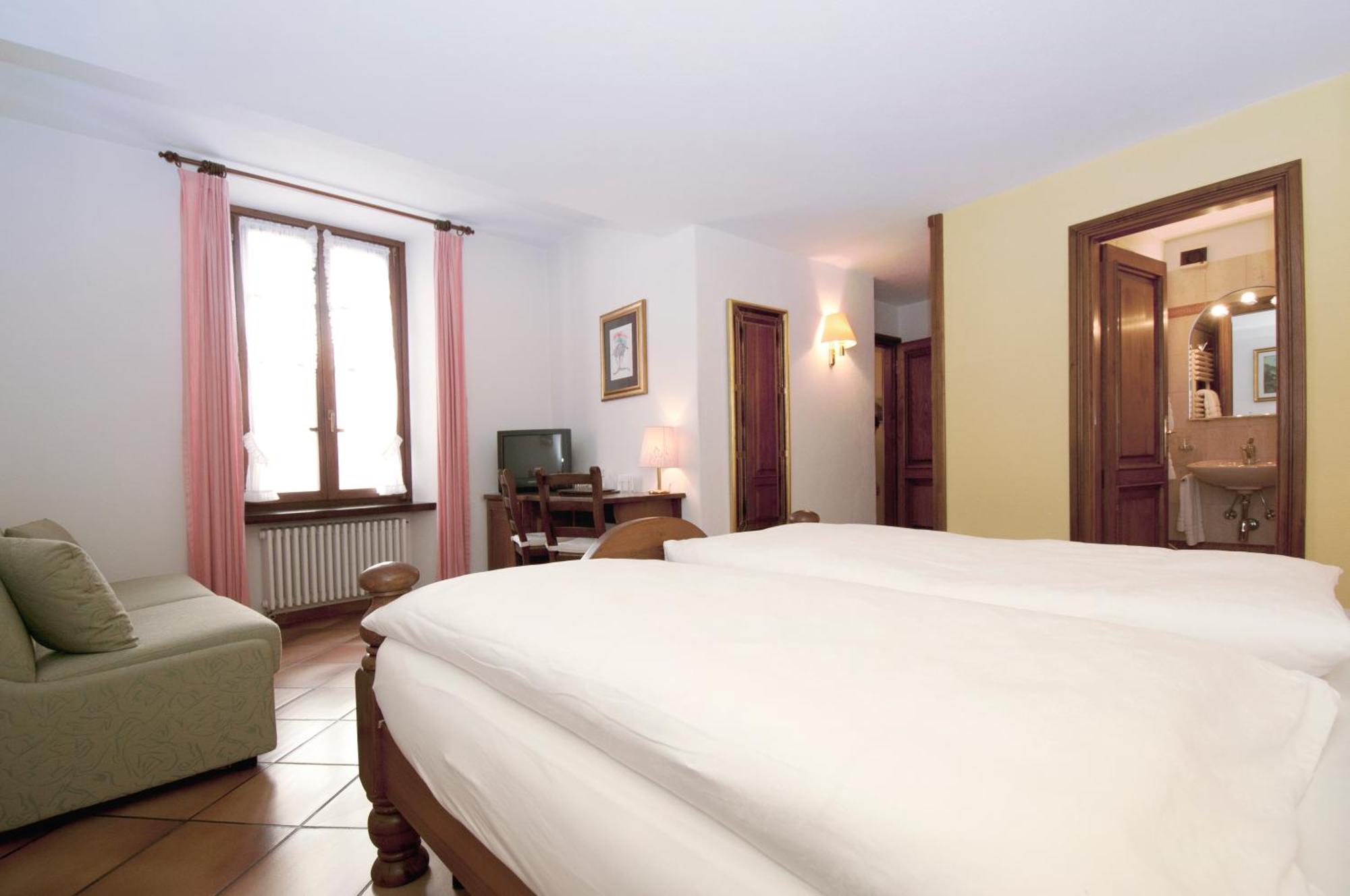 Albergo Ristorante Della Posta 모르코테 외부 사진