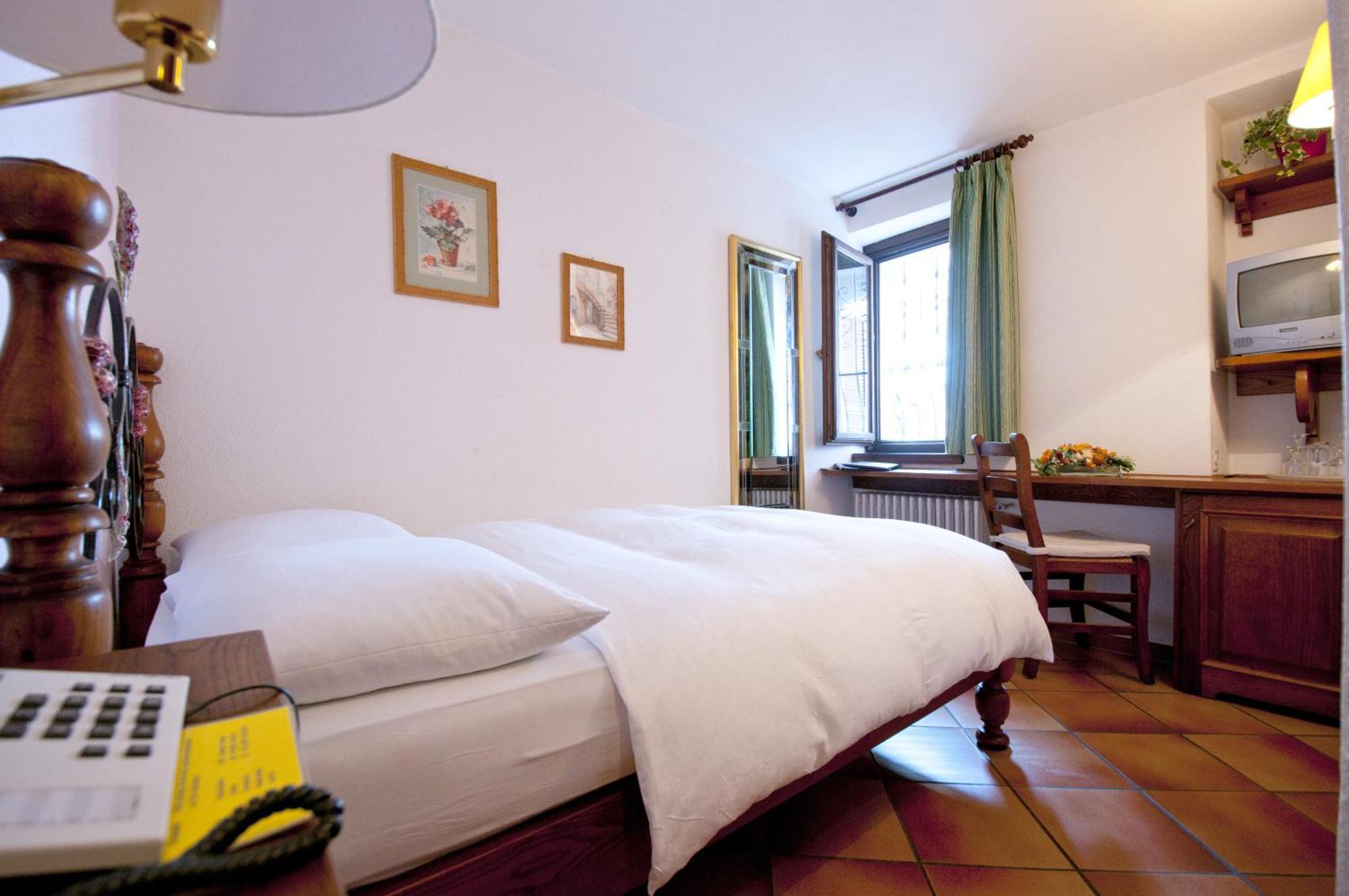 Albergo Ristorante Della Posta 모르코테 외부 사진