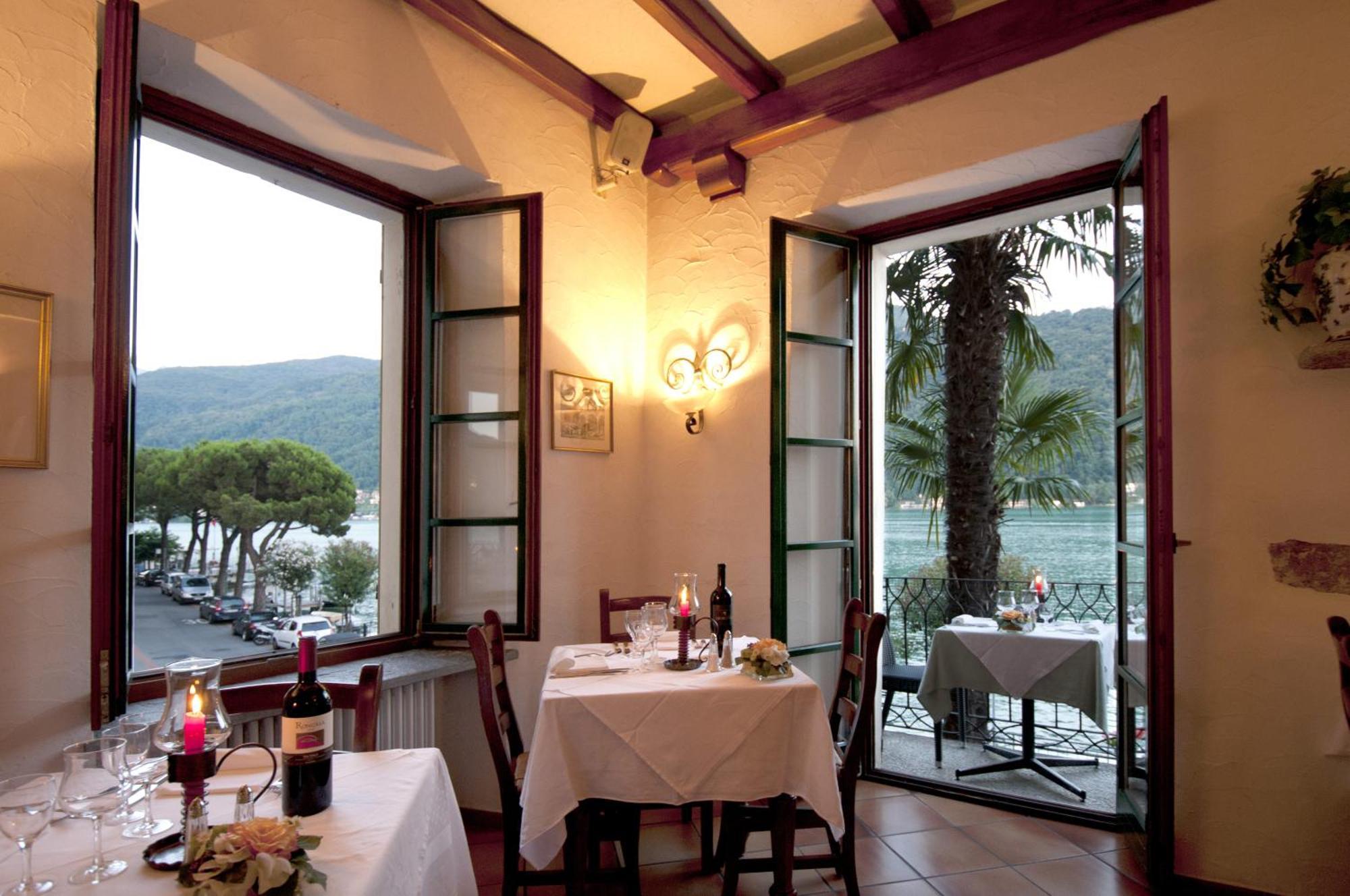 Albergo Ristorante Della Posta 모르코테 외부 사진