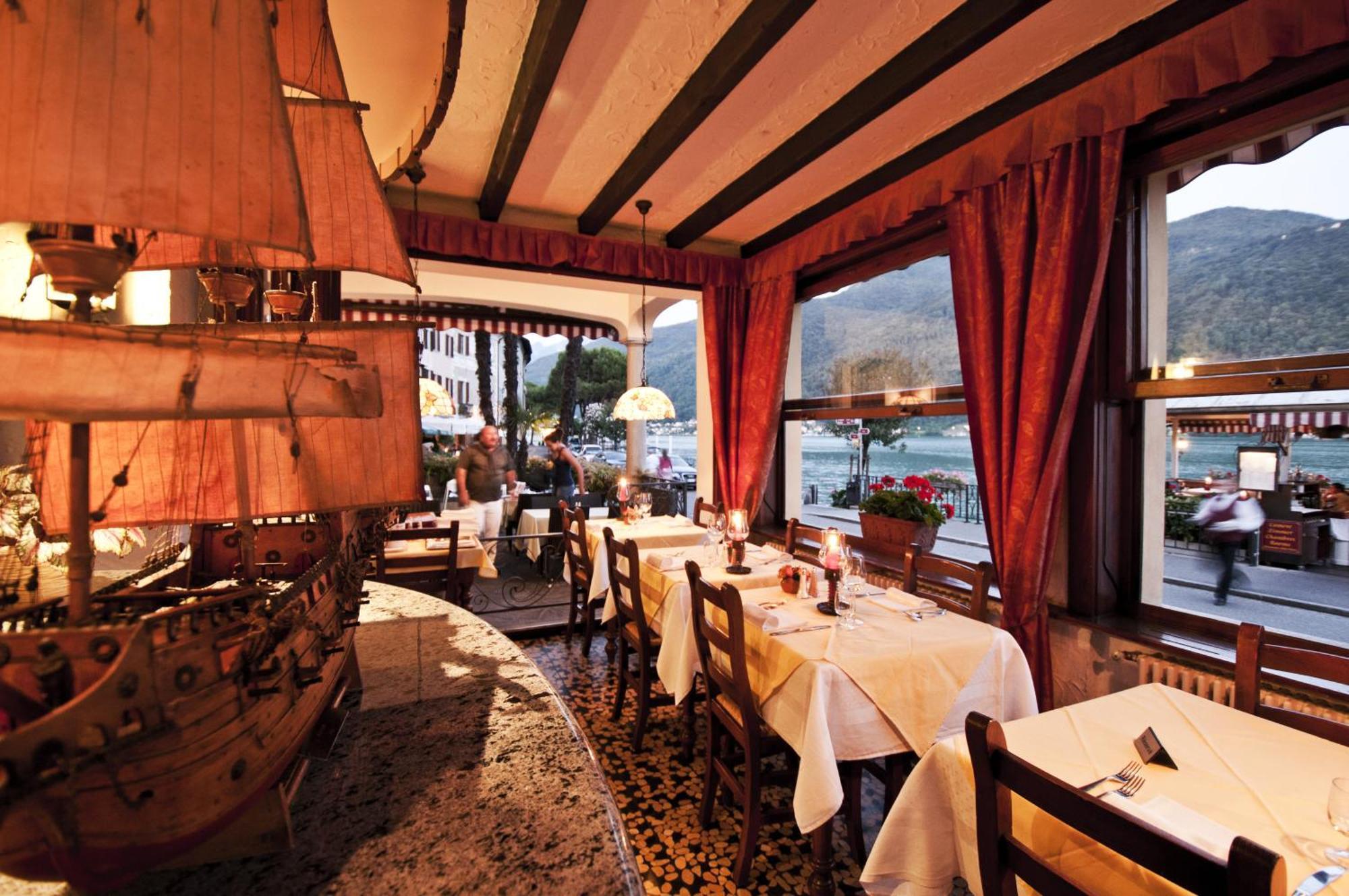 Albergo Ristorante Della Posta 모르코테 외부 사진