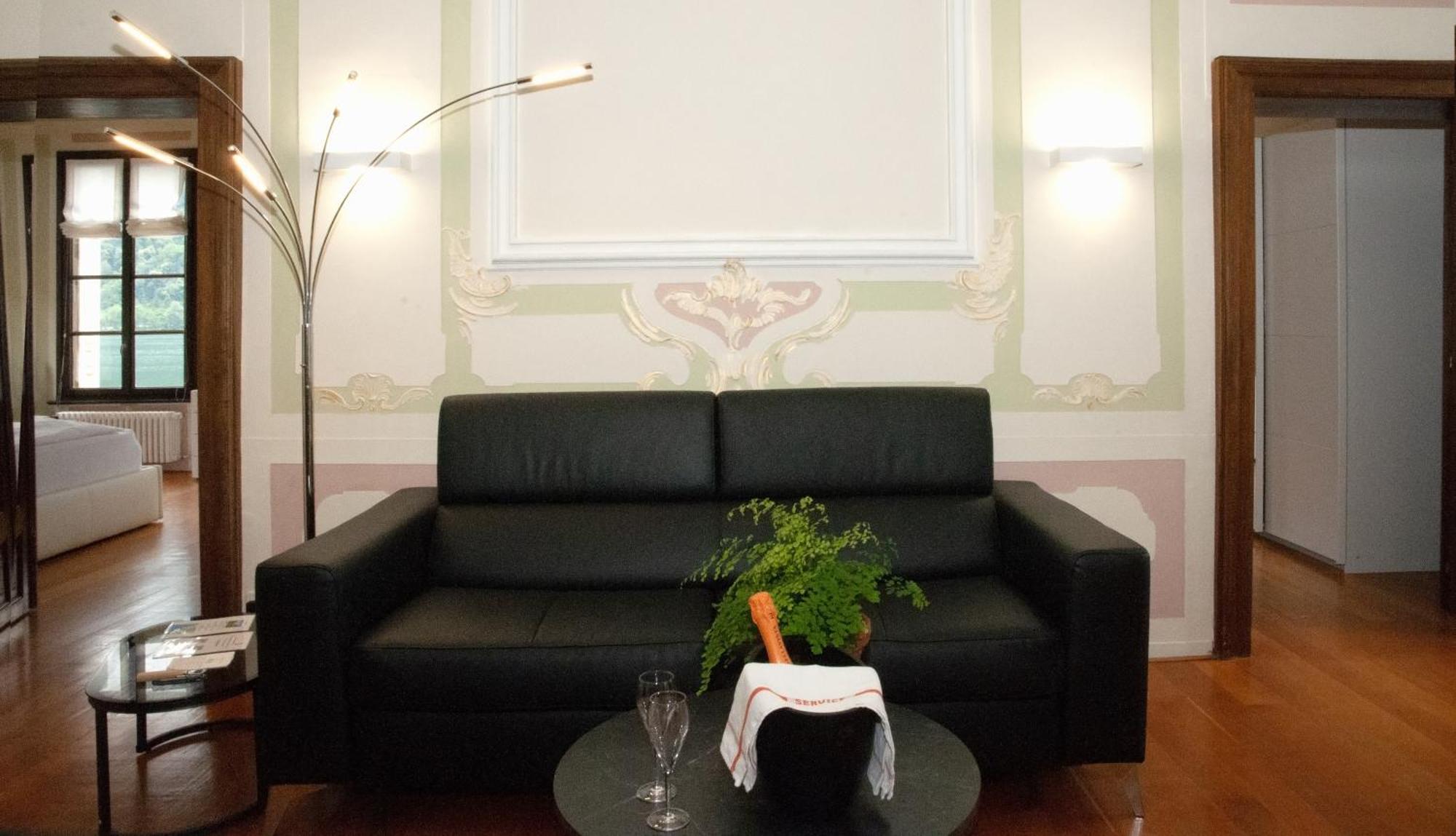 Albergo Ristorante Della Posta 모르코테 외부 사진