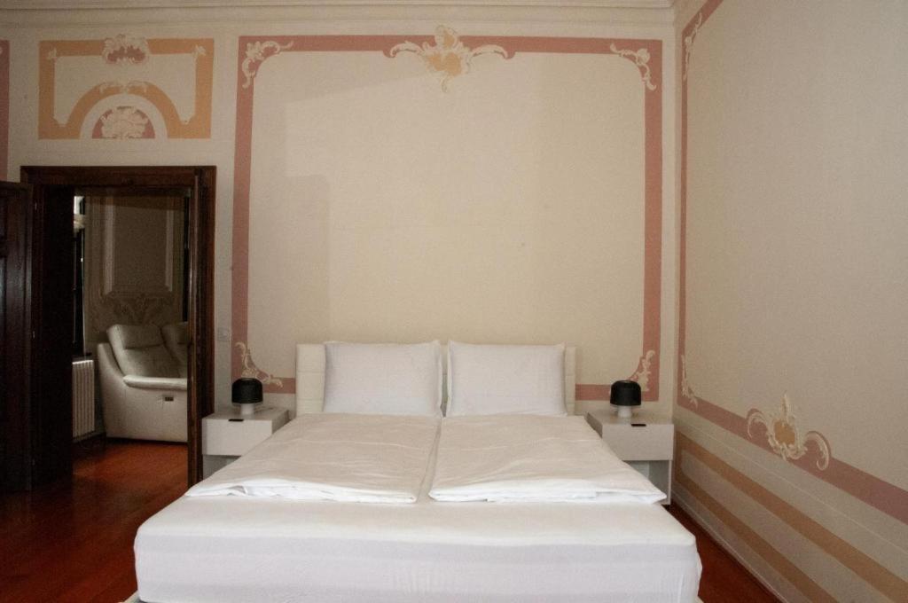 Albergo Ristorante Della Posta 모르코테 외부 사진